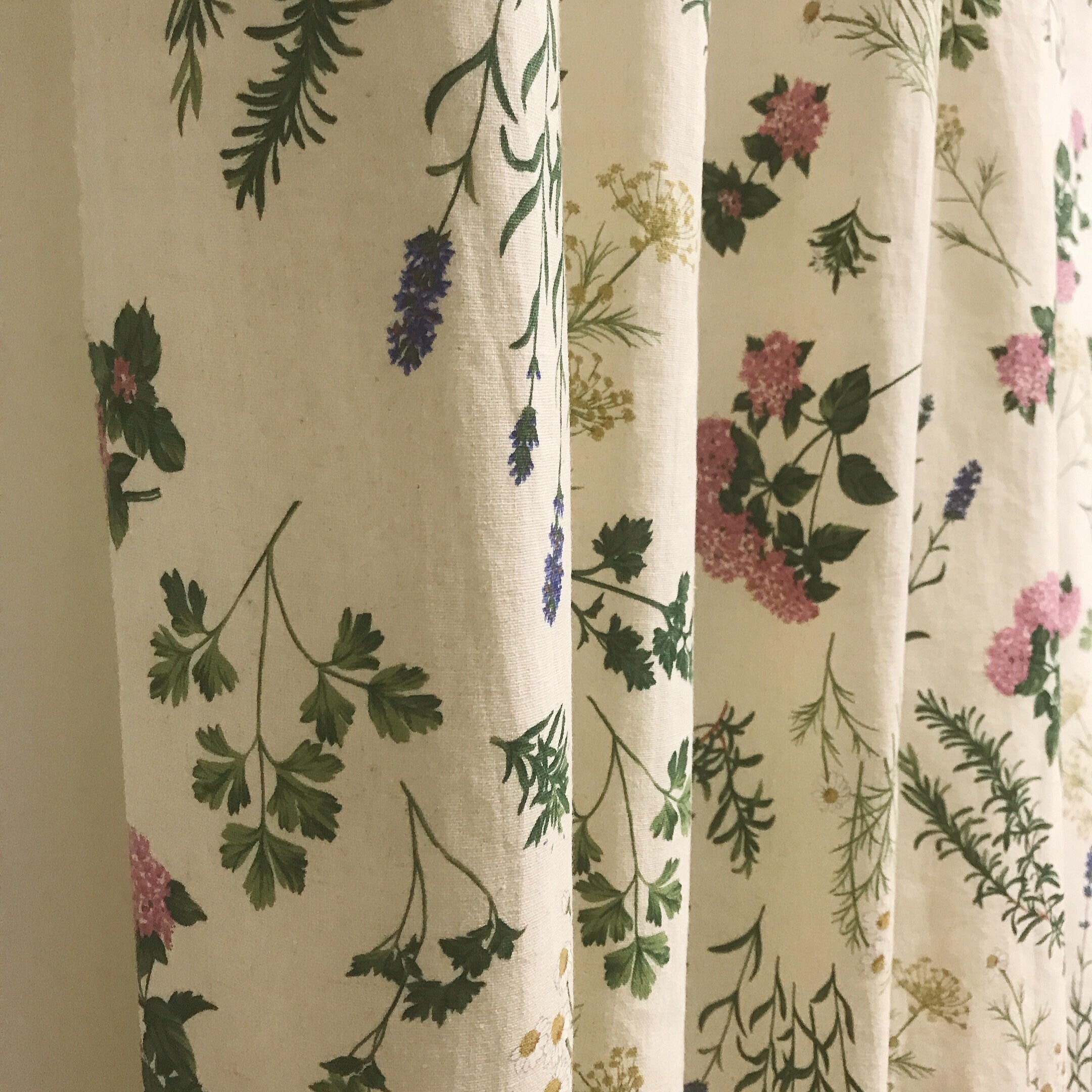 Hydrangea Floral Curtain on Ivory