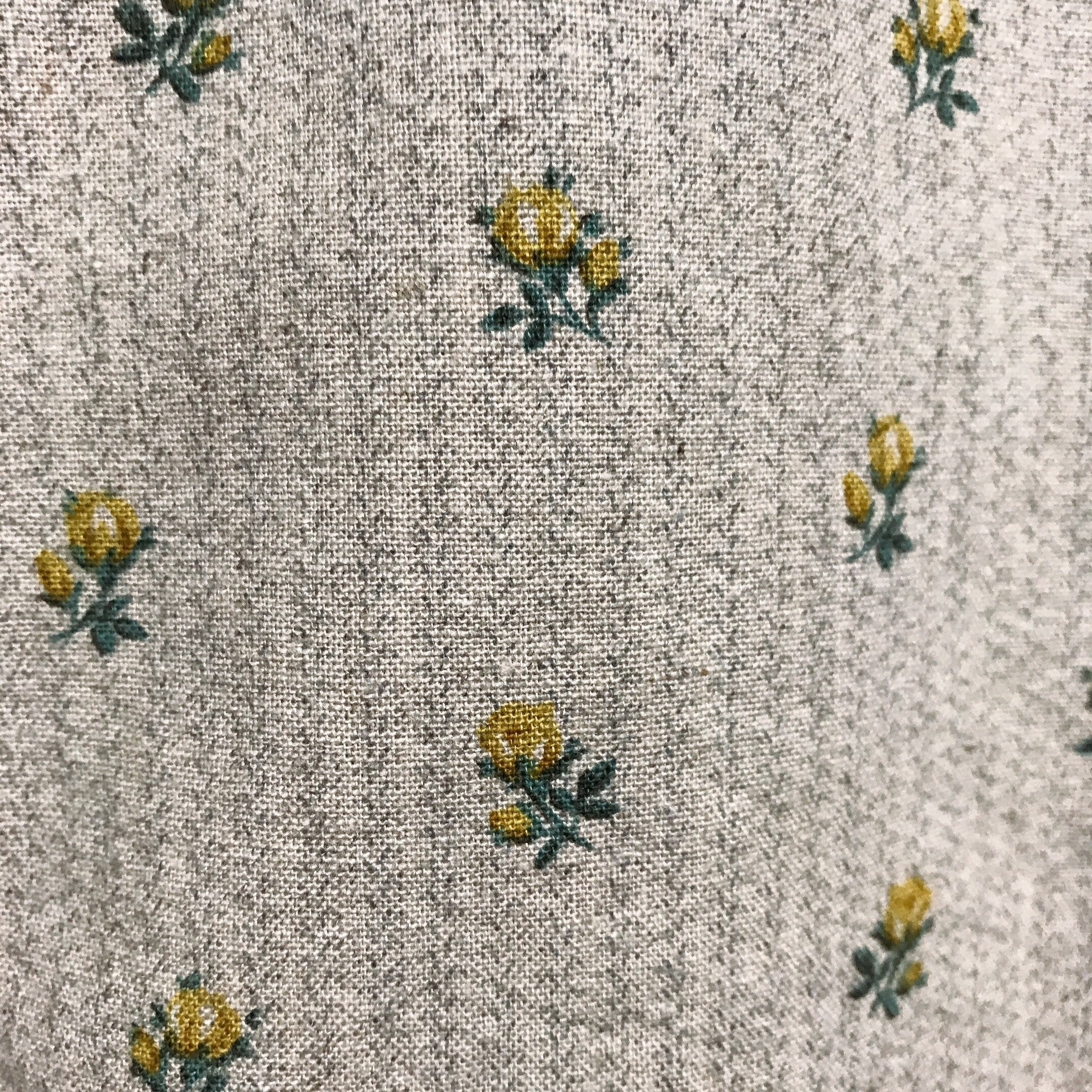 Rideau à petites fleurs jaunes sur fond beige naturel