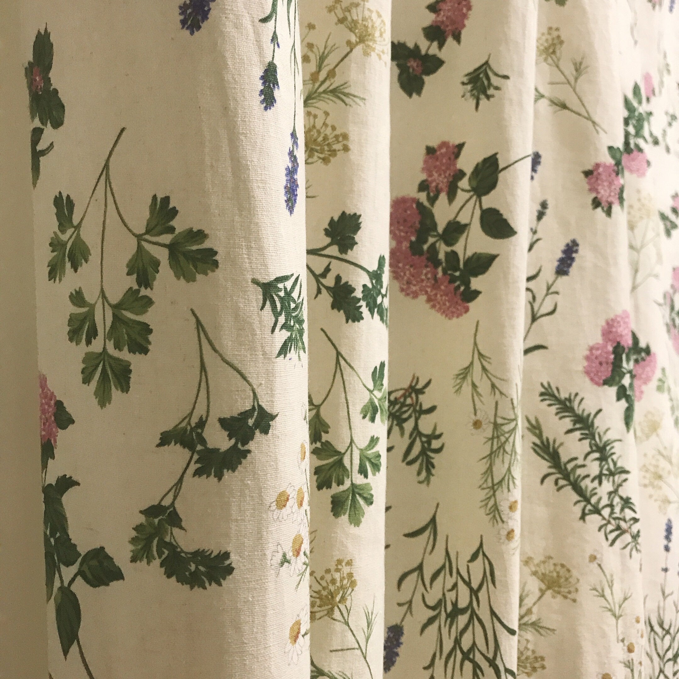 Hydrangea Floral Curtain on Ivory