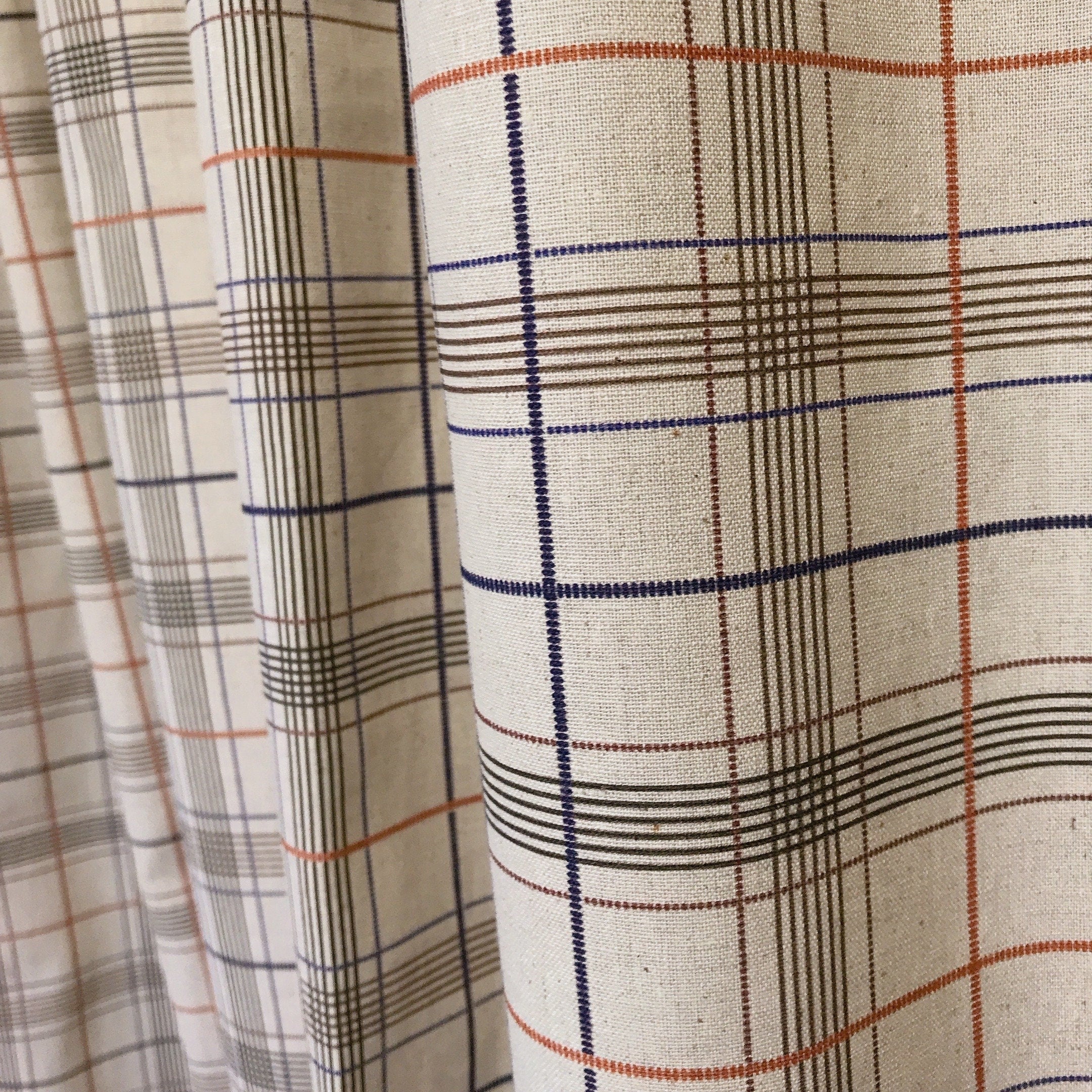 Rideau à carreaux orange marron bleu indigo sur beige naturel