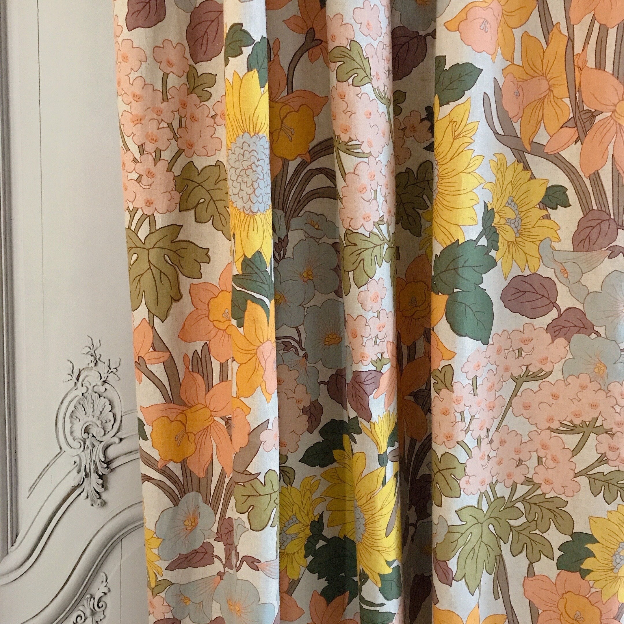 Sunflower Blossom Curtain on Natural Beige
