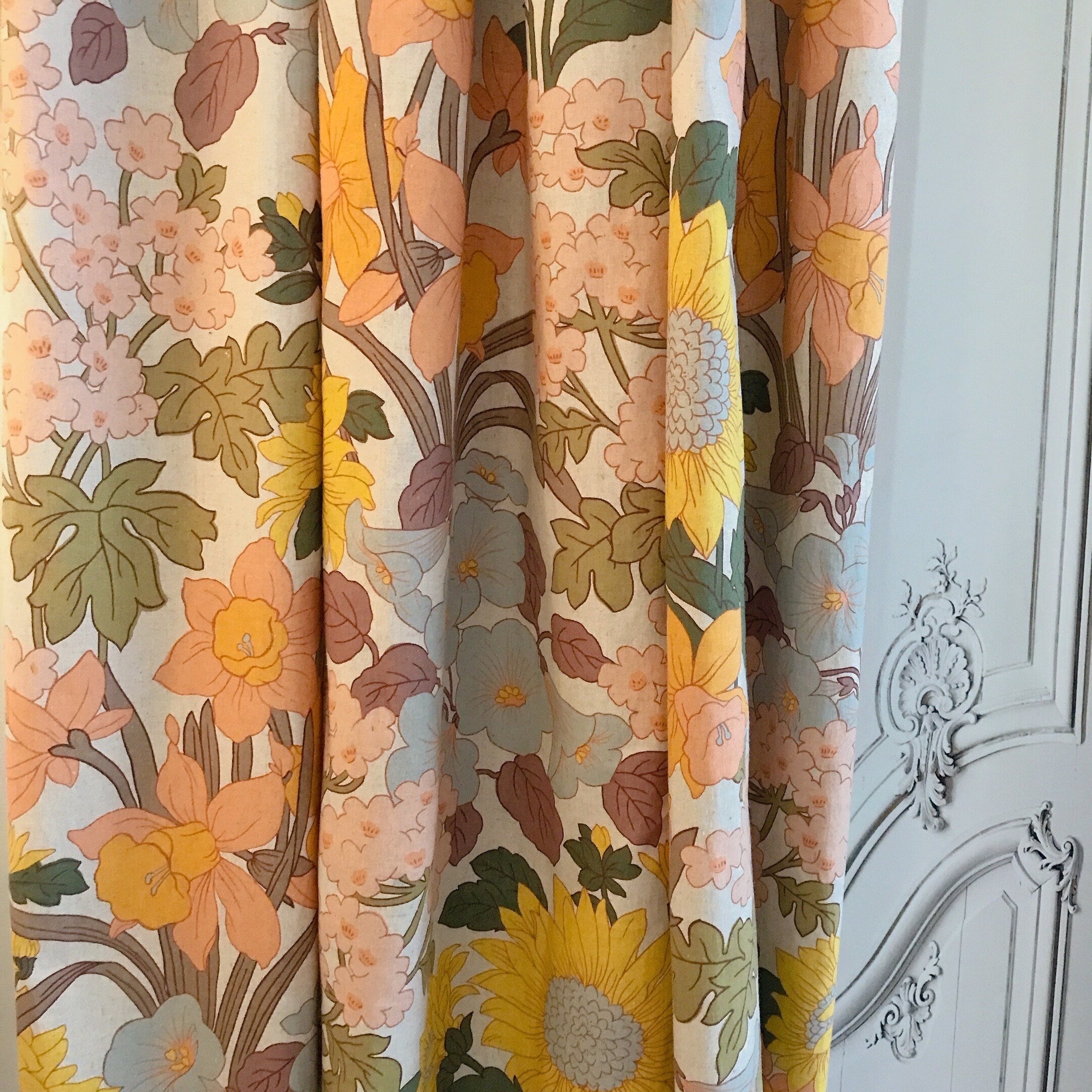 Sunflower Blossom Curtain on Natural Beige
